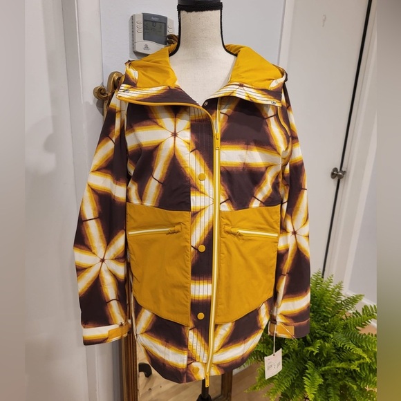 FP Movement NWT Sz M Singin In The Rain Packable Jacket In Golden Shibori Combo - Picture 5 of 10